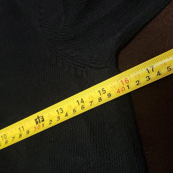 Holt Renfrew Ribbed Keyhole  Sweater - Picture 10 of 12